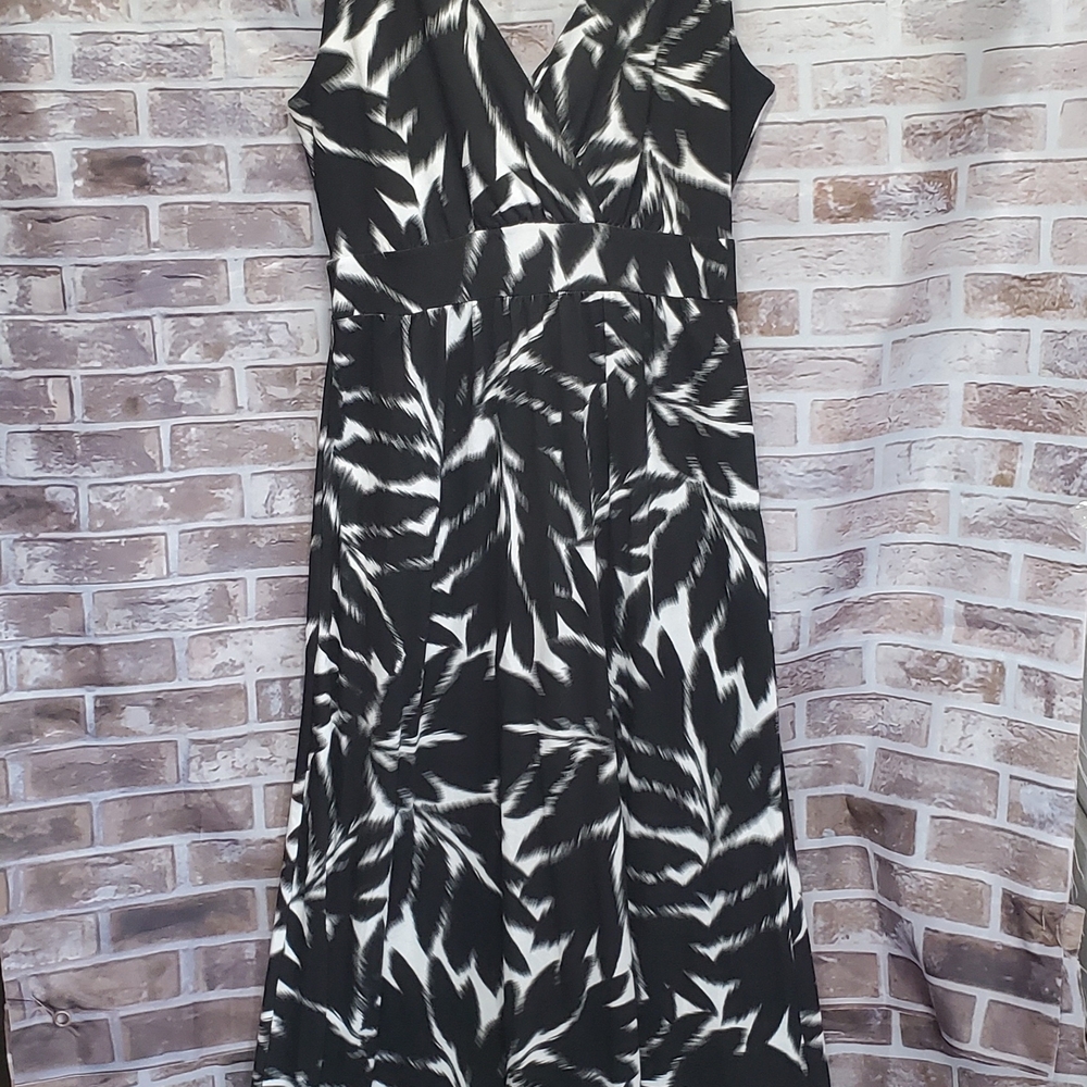 Garnet Hill Maxi Dress Size 8 Elegant Black and White Patterned